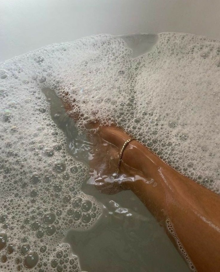Wiki feet cover image