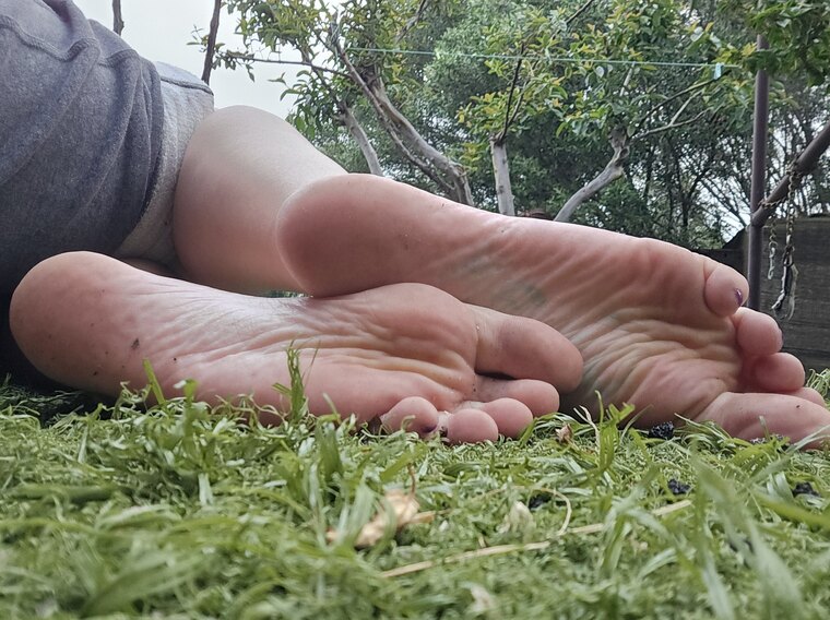 WorshipFeetArt banner image