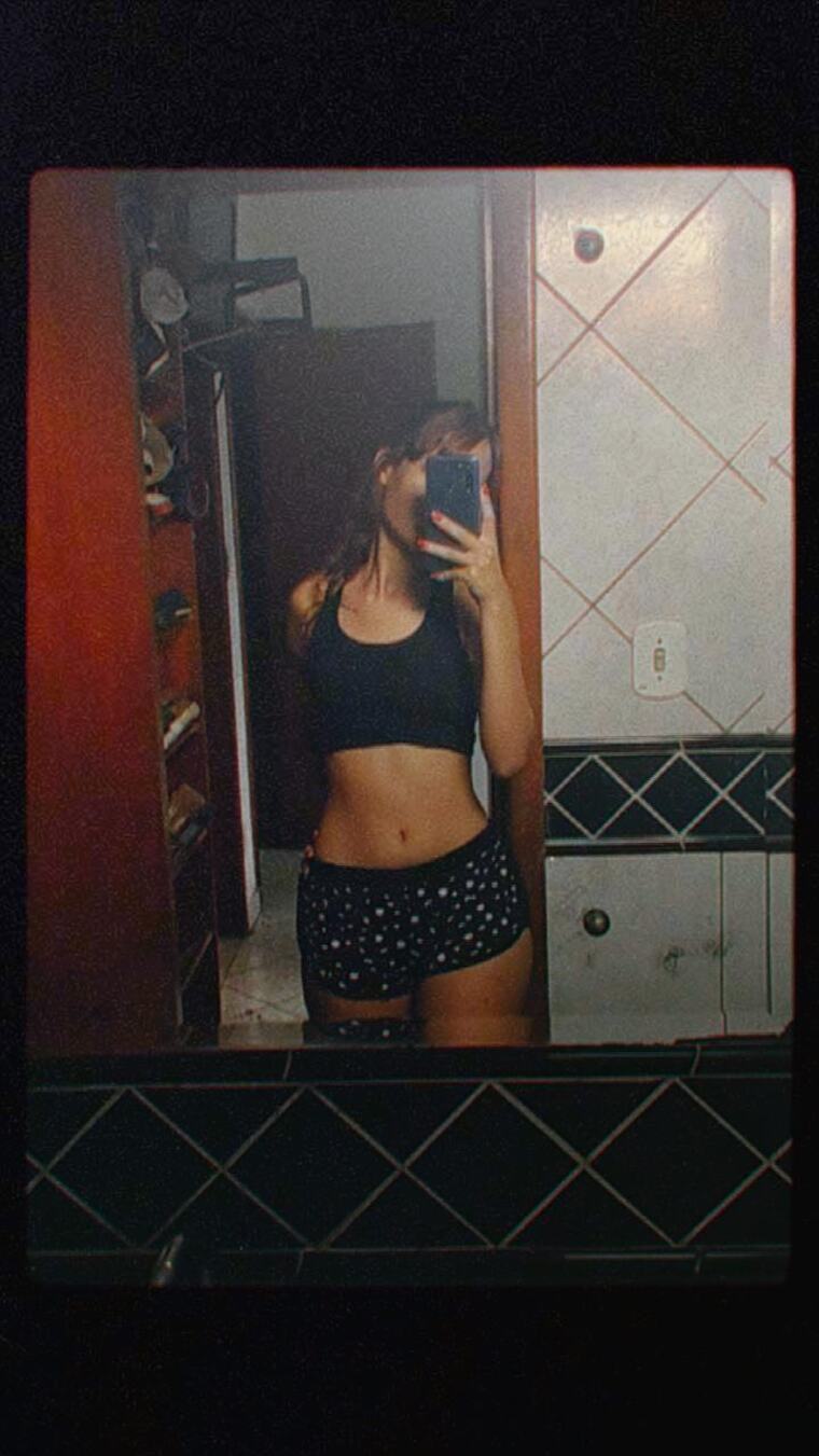 Larissa Moreira cover image