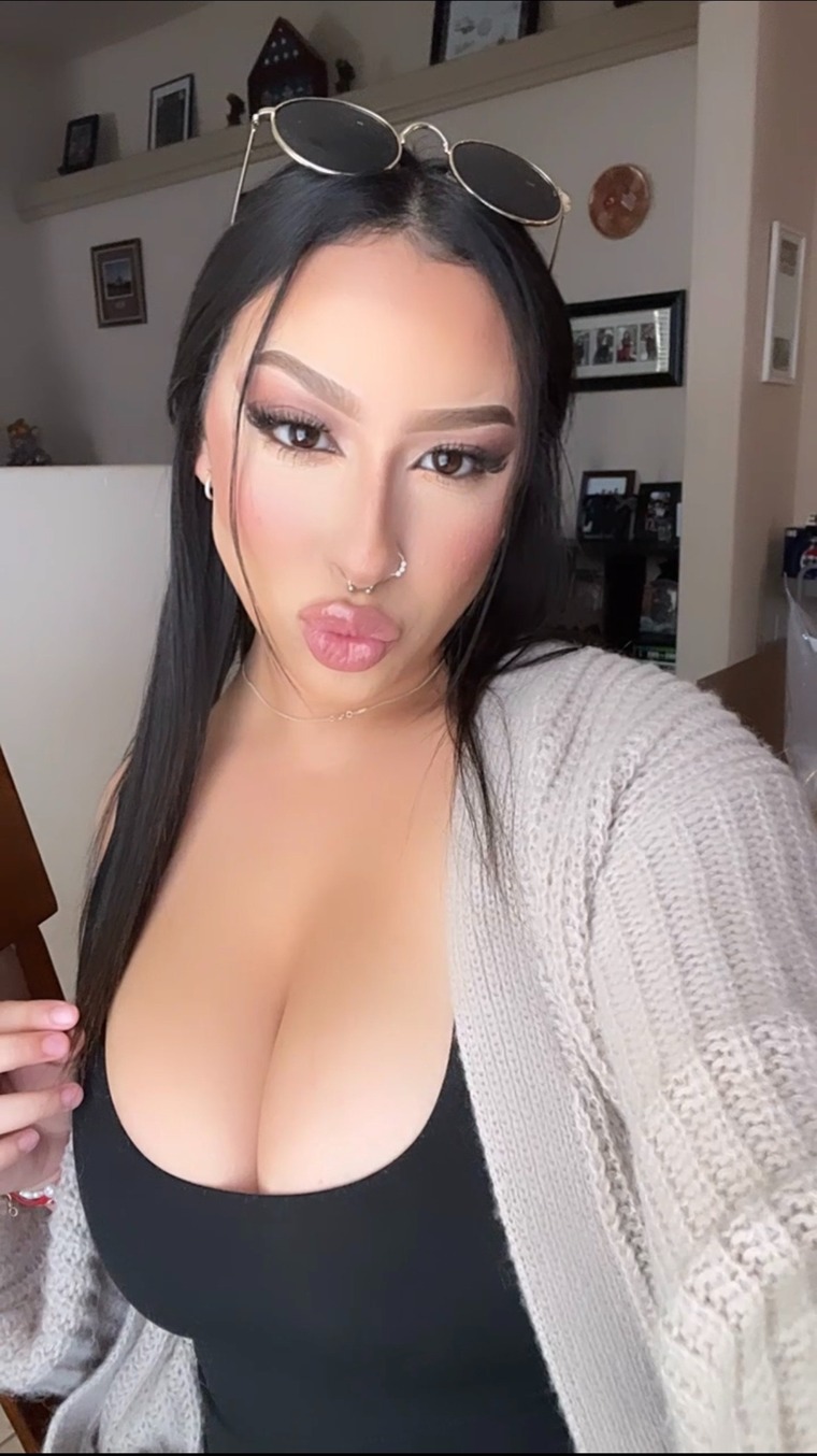 Elianna Gonzalez cover image