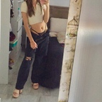 Mica💜 avatar