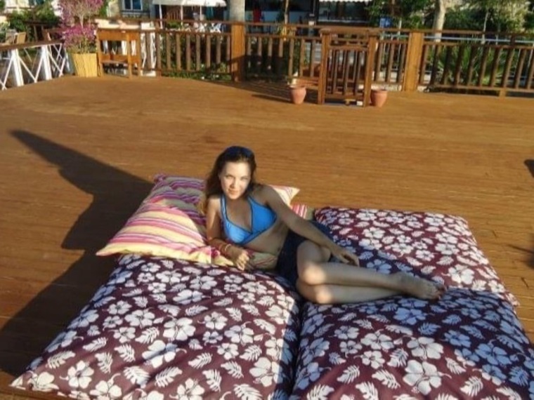 Katie Dee banner image