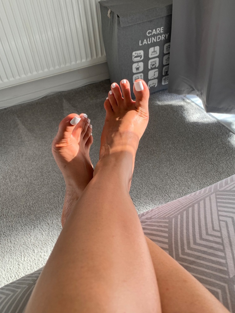 Diana's Feet banner image