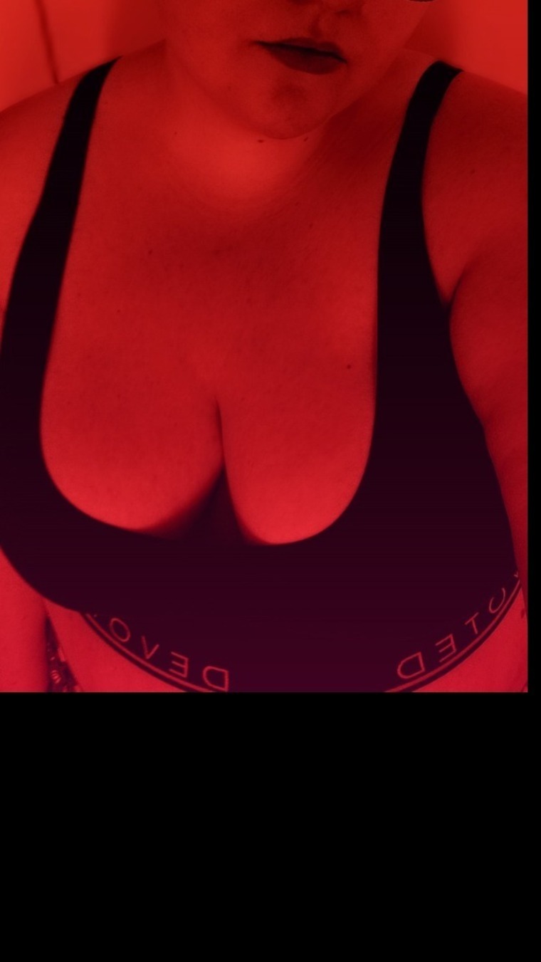 XxX Karen XxX cover image