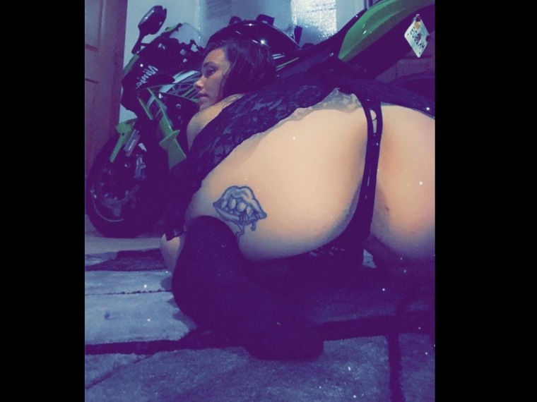 Tattooed Daisy🌼🥵 cover image