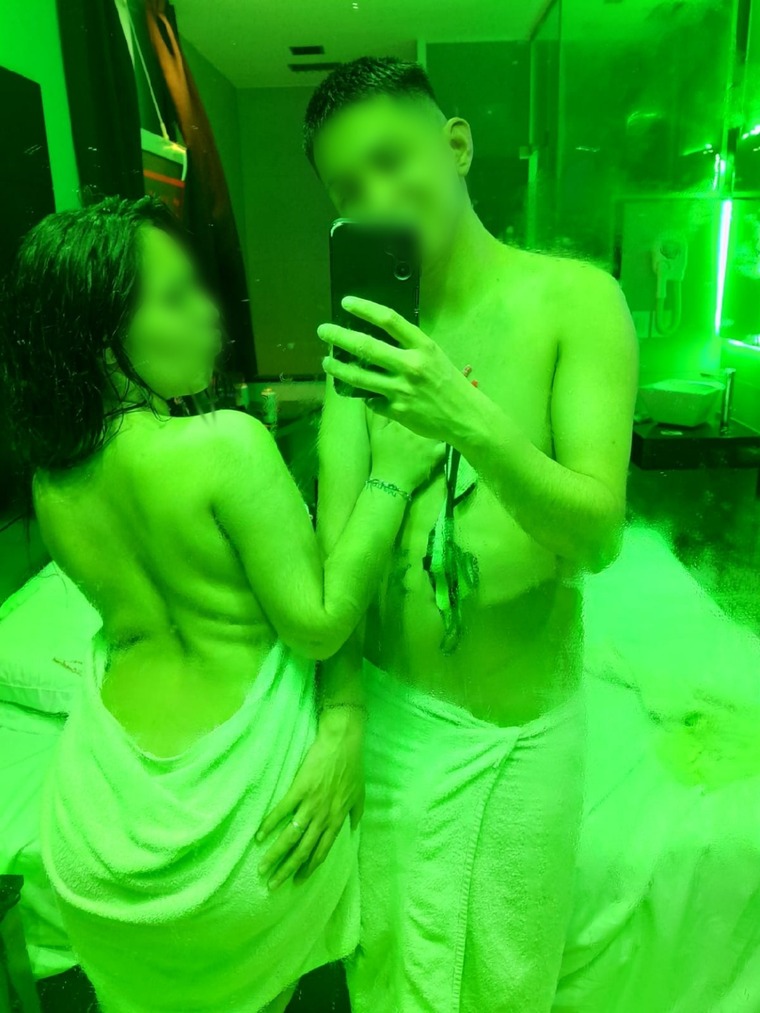 Couple sexys cover image