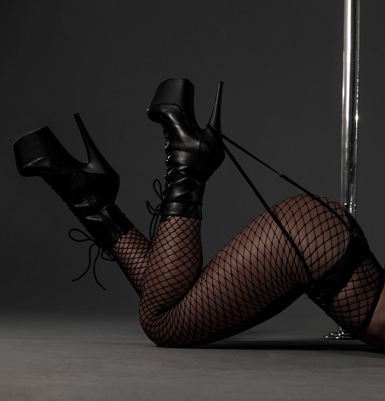 MissShiraziY cover image