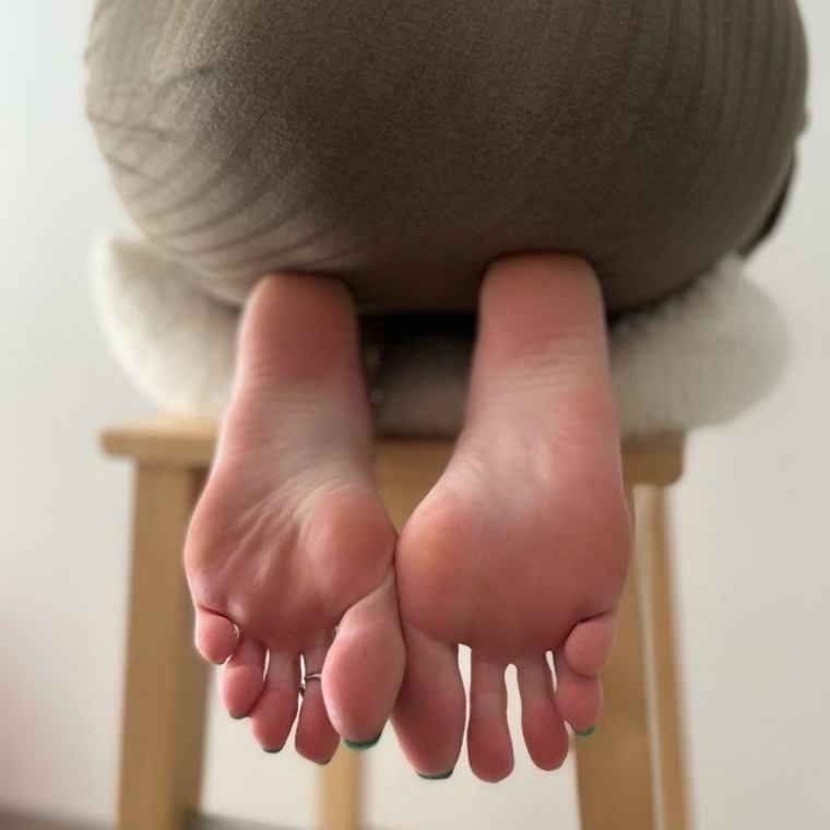Yennifrenchfeet cover image