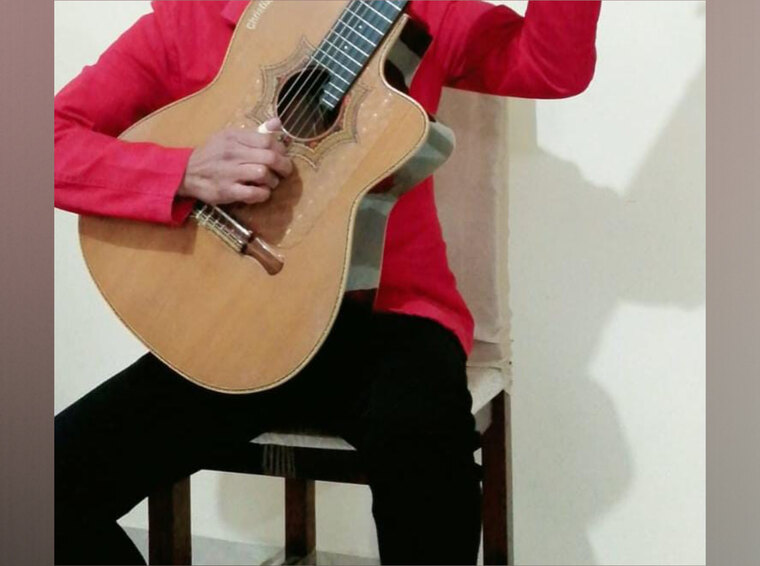 Músico divertido 😊😜 cover image