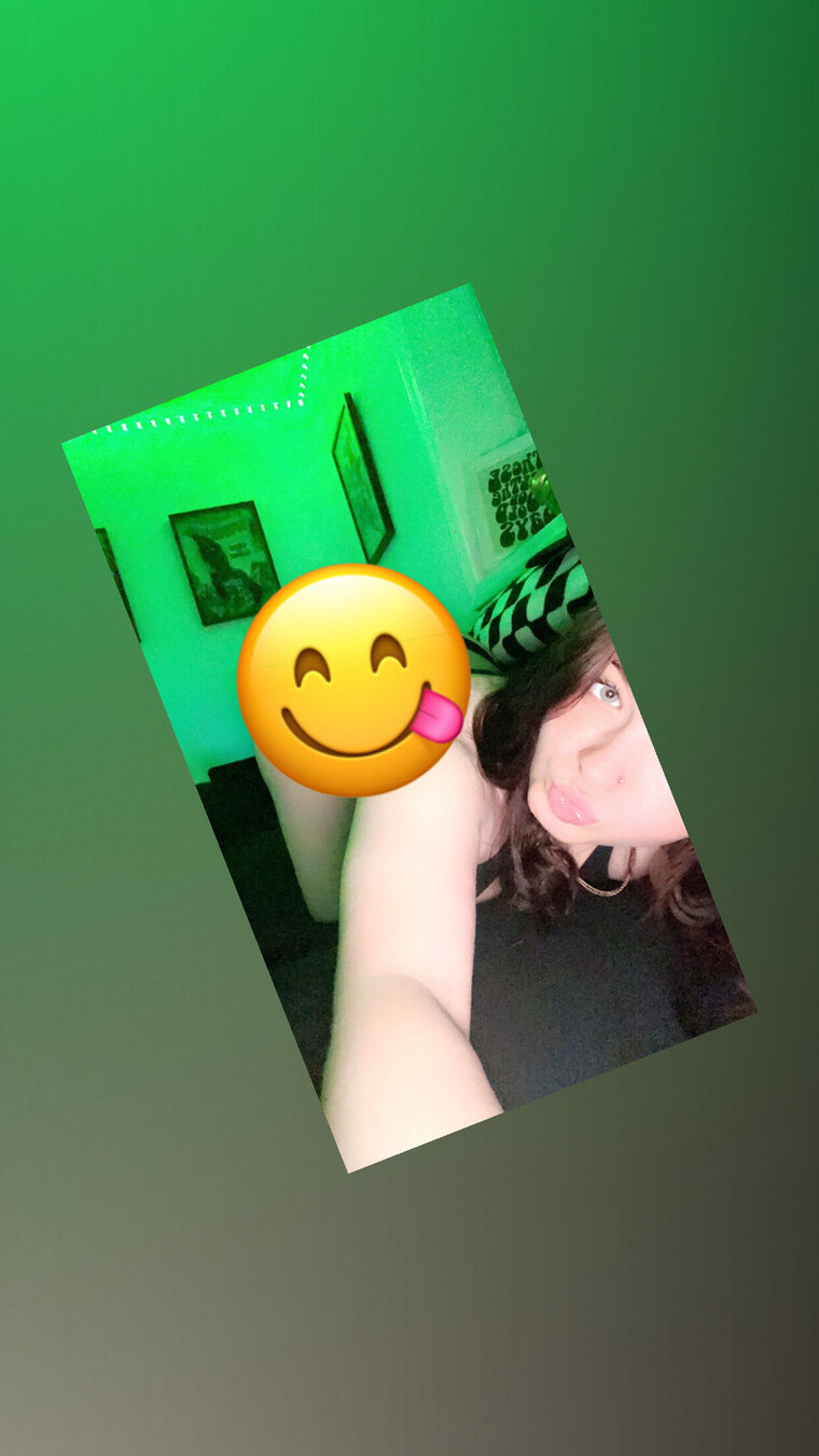 Yofavwhitegirl😩 cover image