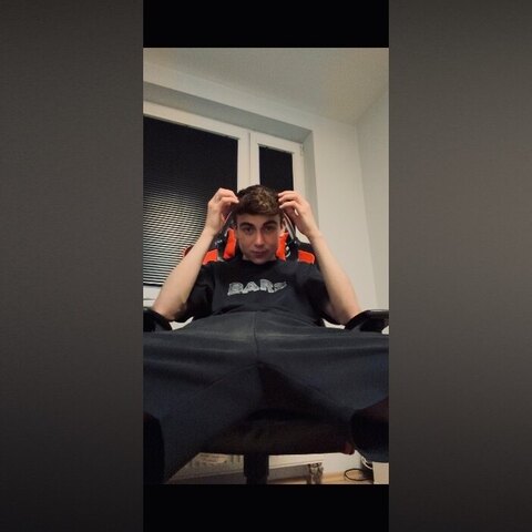 🔥😈 ƳƠƲƝƓ ƁԼƲƊ 😈🔥 cover image
