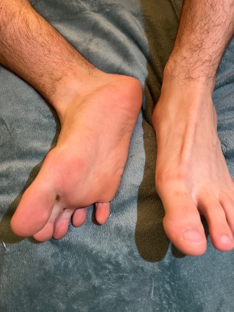 The feet couple banner image