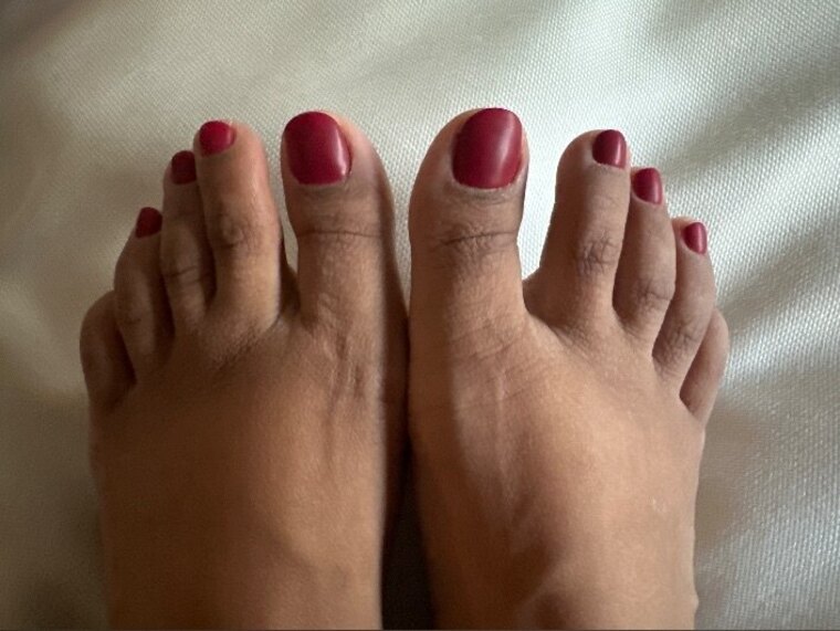 Cuumfortable Feet cover image