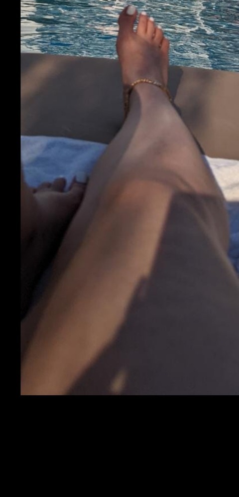 Small feet girl cover image