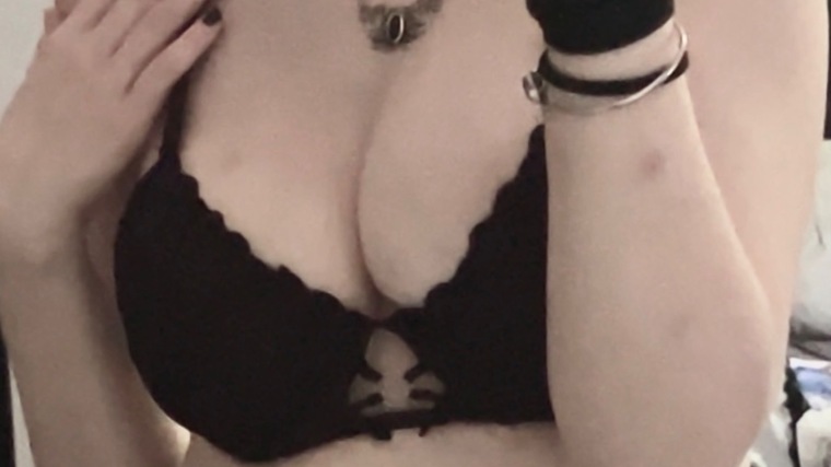 Your Goth Mommy ;) banner image