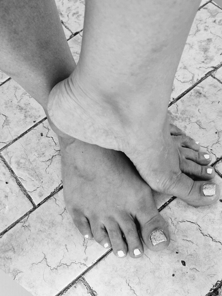 Your Queen 👑💸🐷👣 cover image