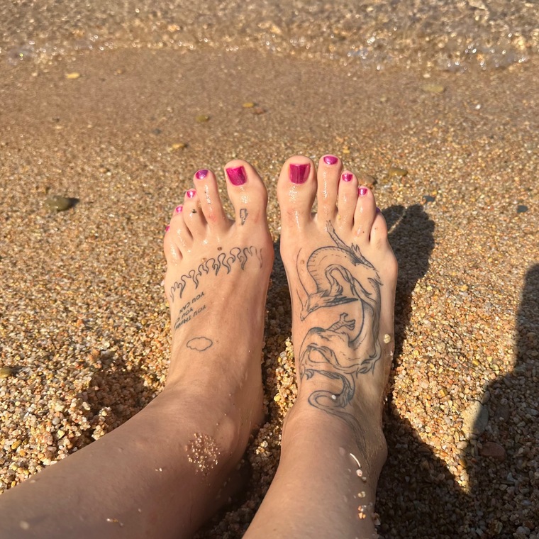 Siren feet cover image