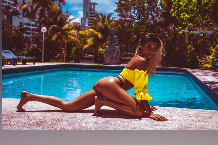 Mia Stone🌸 cover image
