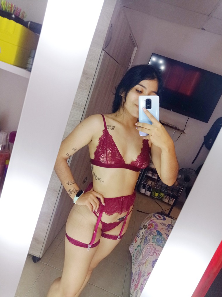 Yuliana Santana cover image