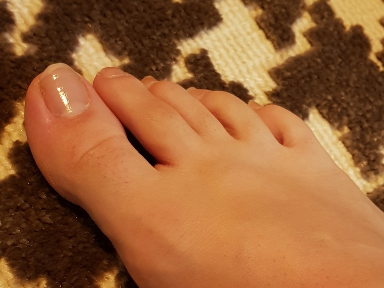 Yummy Footography 👅👣 cover image