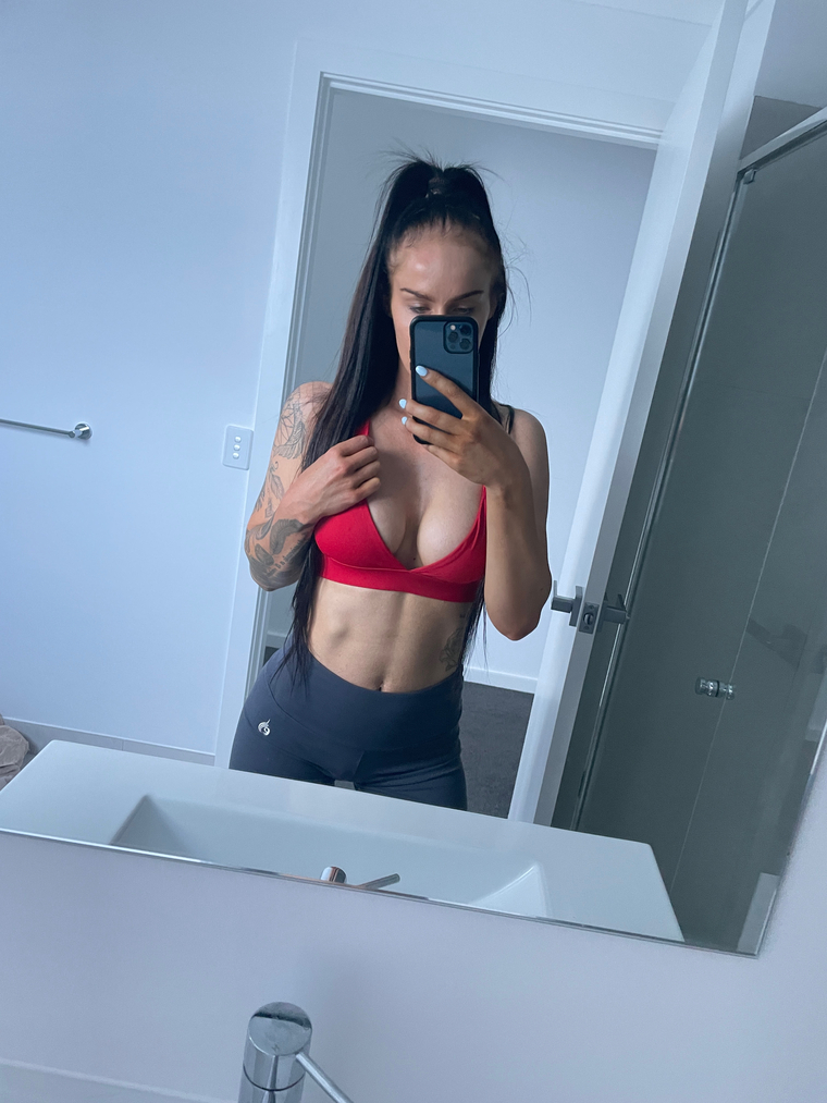 Zoe NAVARRO cover image